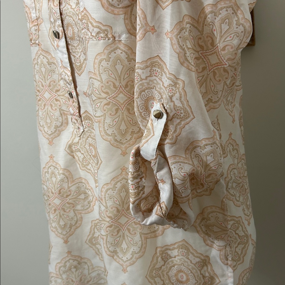 WHBM Medallion Print Sheer 1/2 Button Blouse Collared Light & Airy Size 6 - Picture 6 of 12